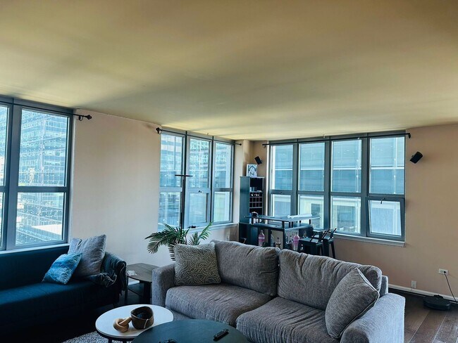 Foto del edificio - 125 S Jefferson St