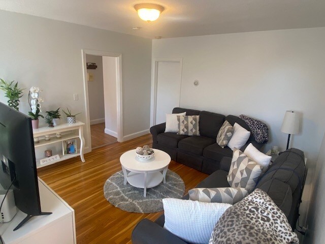 Foto del edificio - 132 Emerson St