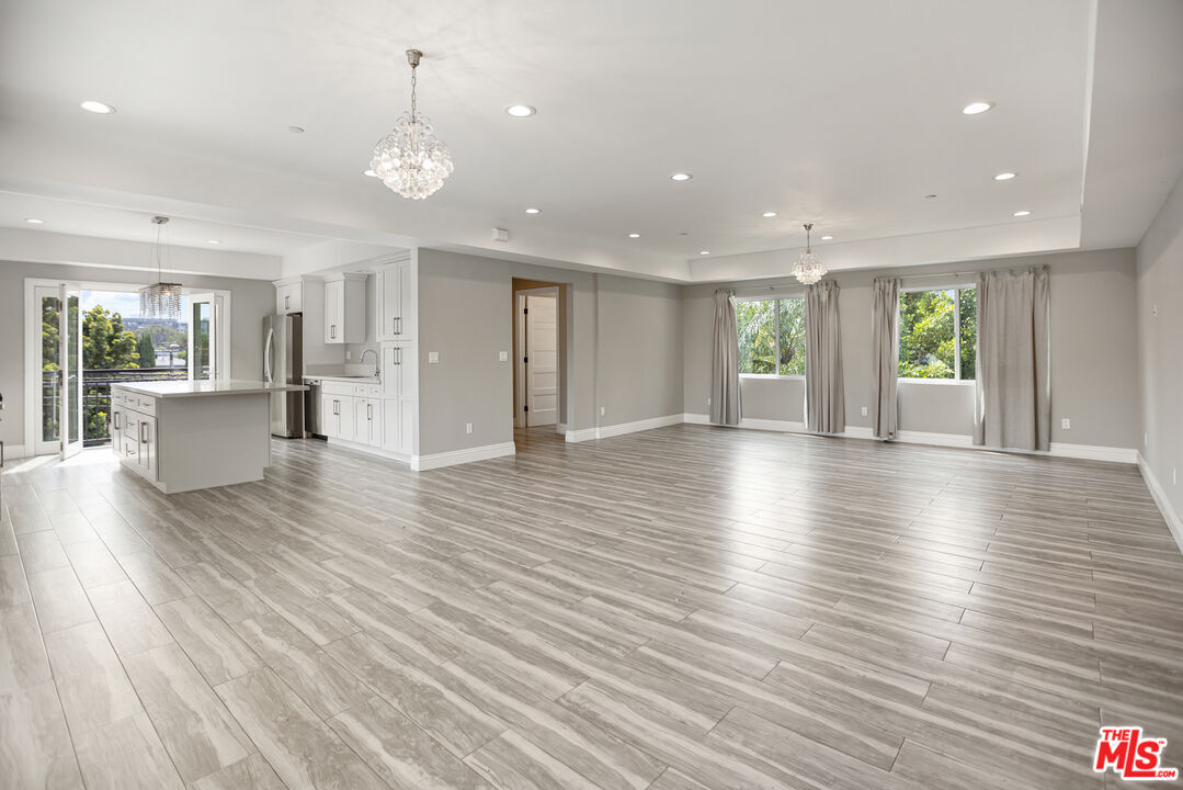 Foto principal - 1355 Seward St
