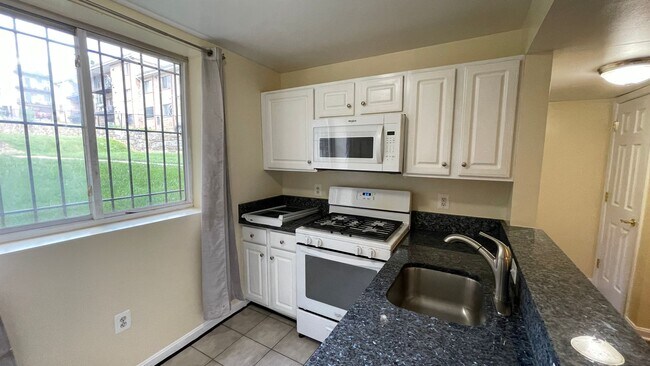 Building Photo - Cozy 1 BR/ 1 BA Condo Unit in Deanwood!