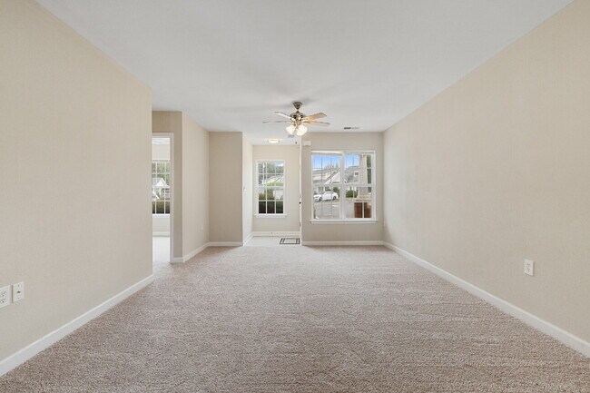 Foto del edificio - Freshly Updated 3 bed 2 bath Townhome in P...