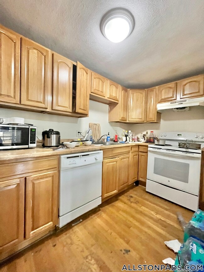 Building Photo - 26 Allston St