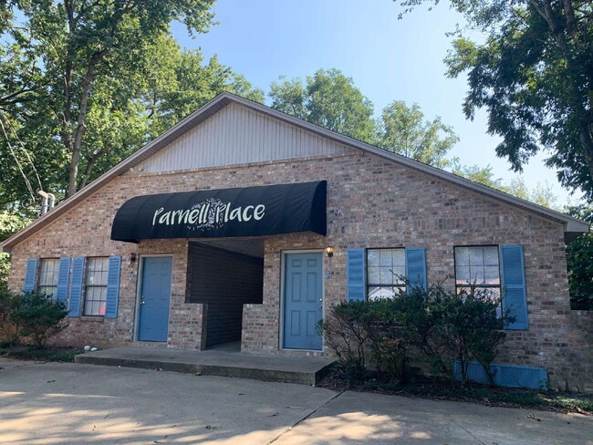 Building Photo - "Charming 1-Bedroom Retreat in Jonesboro's...