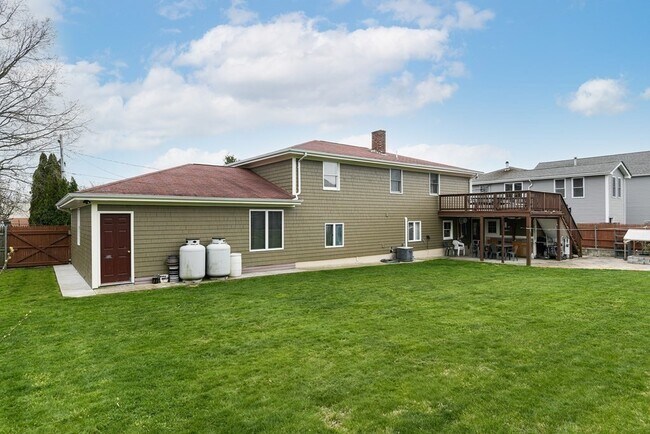 Building Photo - 146 Lisbon St