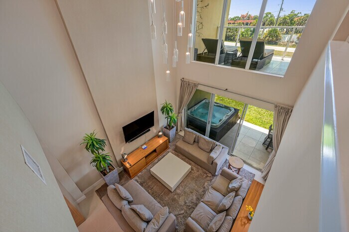 Foto principal - 7664 - Beautiful Home - Magic Village Yards