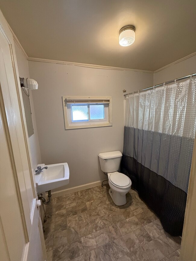 Foto del edificio - 264 W Main St