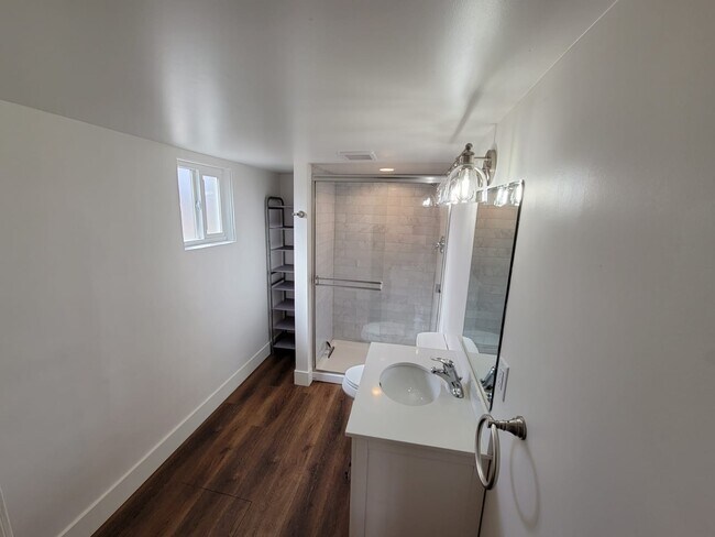 Foto del edificio - 609 W 11th St