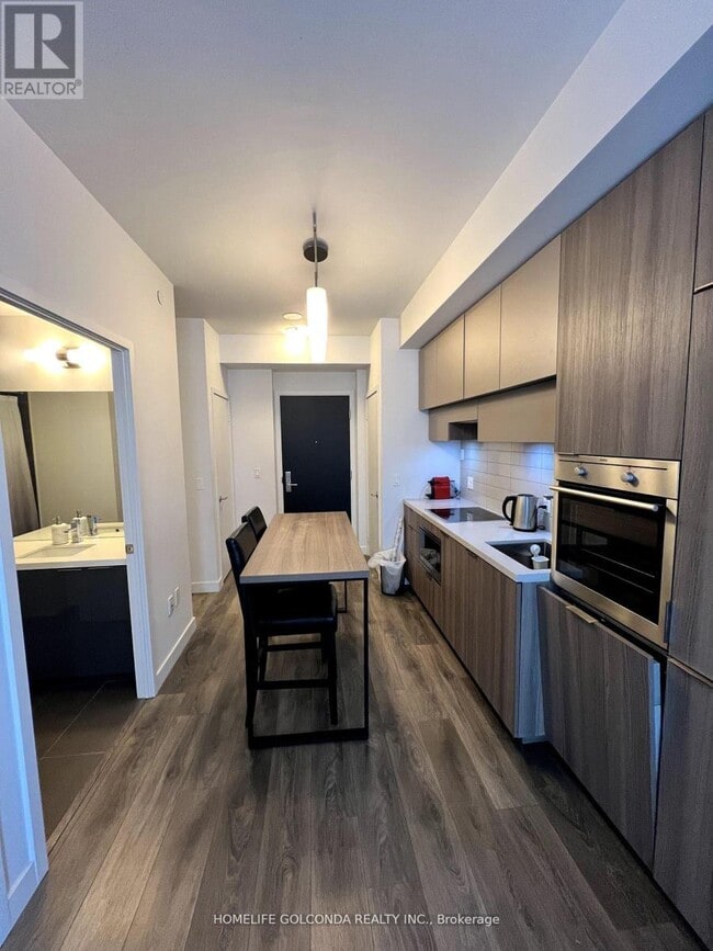 Building Photo - 8 Eglinton Ave E