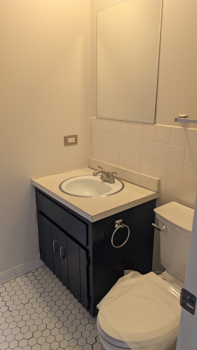 Half bath - 13050 S Marquette Ave