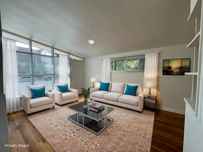 Charming 2 Bedroom, 1 Bathroom Duplex in A... - Charming 2 Bedroom, 1 Bathroom Duplex in A... House