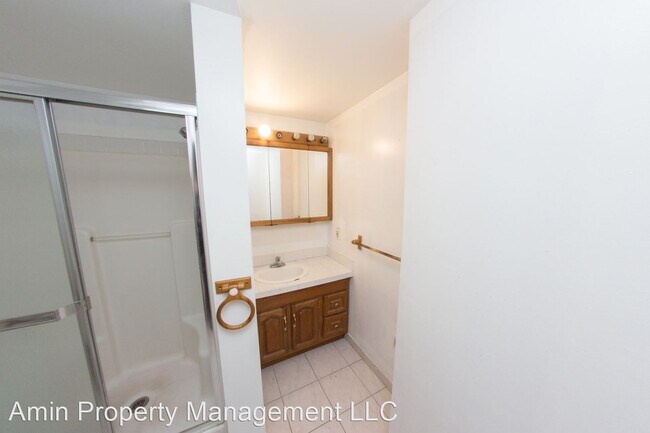 Building Photo - 3 br, 2 bath House - 11265 Essex