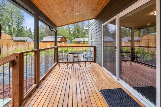 Foto del edificio - 123 Mowich Way