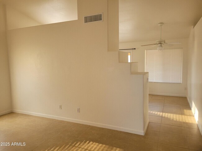 Foto del edificio - 9242 W Charleston Ave