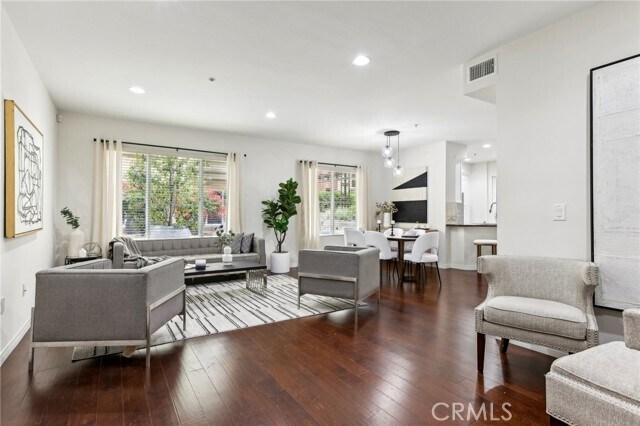Building Photo - 6020 S Seabluff Dr