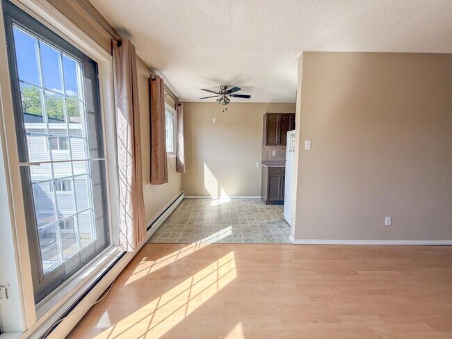 Building Photo - 2.0 bedroom in Edmonton Alberta T6E 2E6