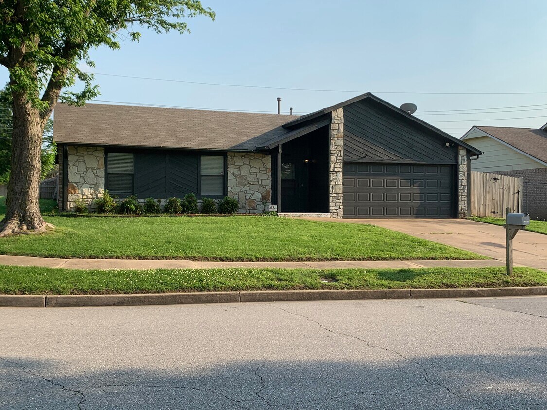 Foto principal - 1501 W Montgomery St