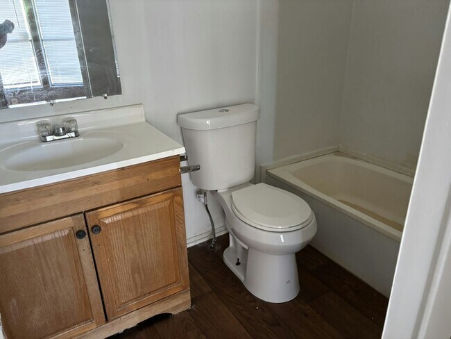 Foto del edificio - 11240 N Northwood Dr