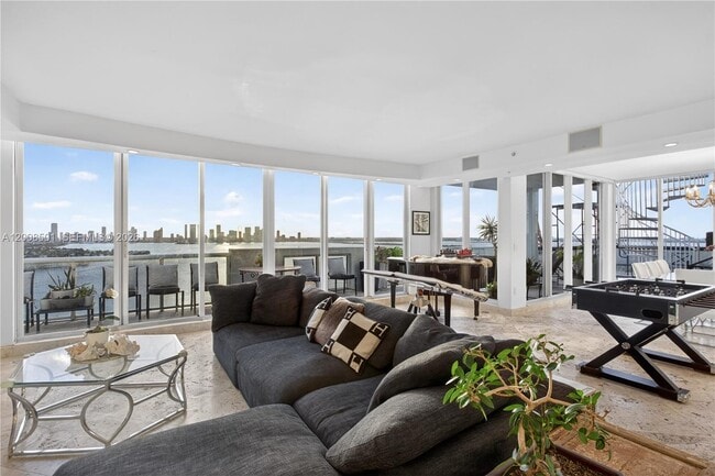 Foto del edificio - 1900 Sunset Harbour Dr