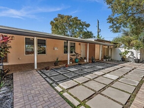 Building Photo - 2016 NE 14th Ct