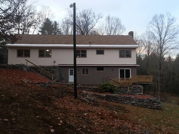 Primary Photo - 115 Montague Rd