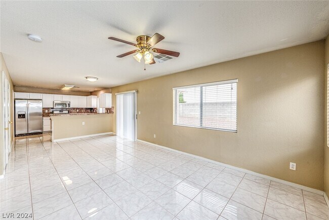 Building Photo - 680 Peach Coral St