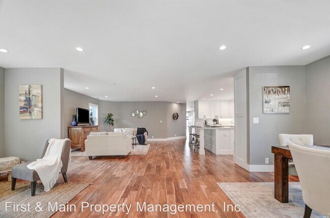 Foto del edificio - 3 br, 2 bath House - 21 Julian Ave