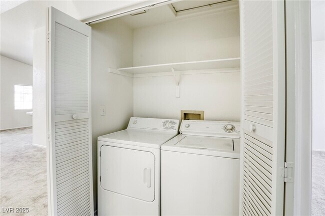 Building Photo - 8301 Boseck Dr