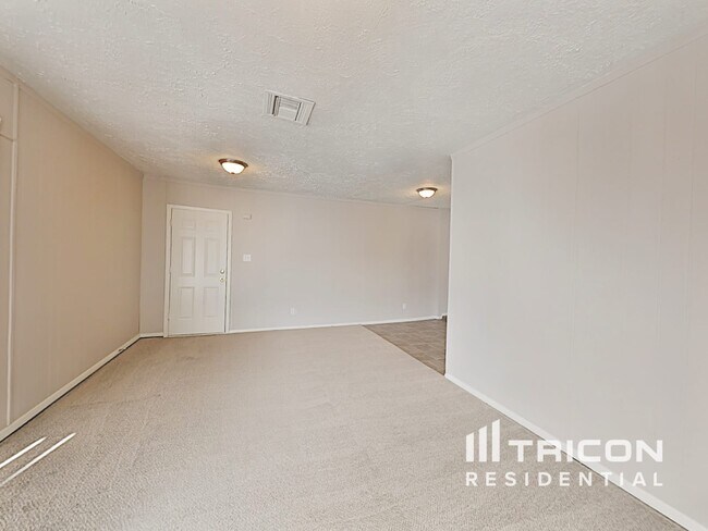 Building Photo - 13129 N 21st Dr