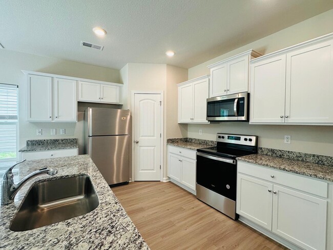 Foto del edificio - 6104 Lowe Ln
