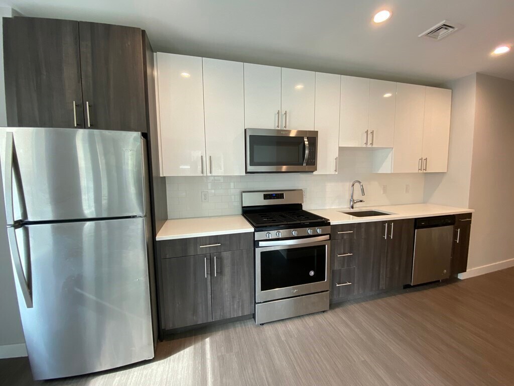 23 Bridge St Unit 102, Quincy, MA 02169 Room for Rent in Quincy, MA