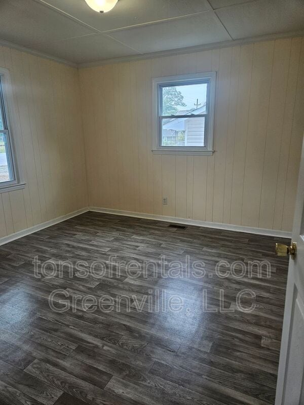 Building Photo - 733 Fairfax St