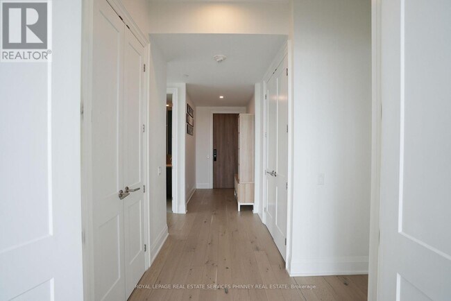 Photo du bâtiment - 21 Park St E