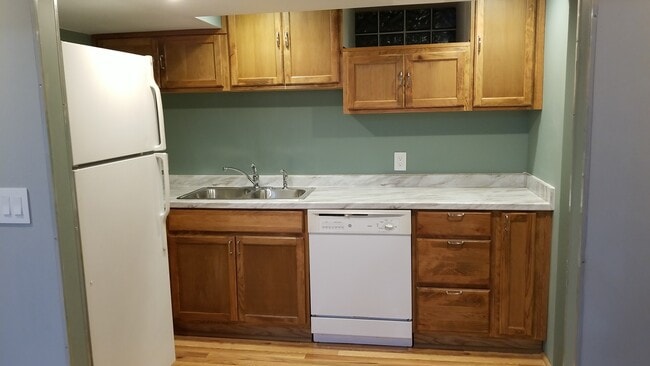 Kitchen - 1221 Alameda St