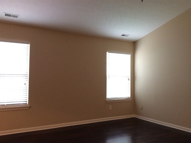 Foto del edificio - 1326 Country View Court