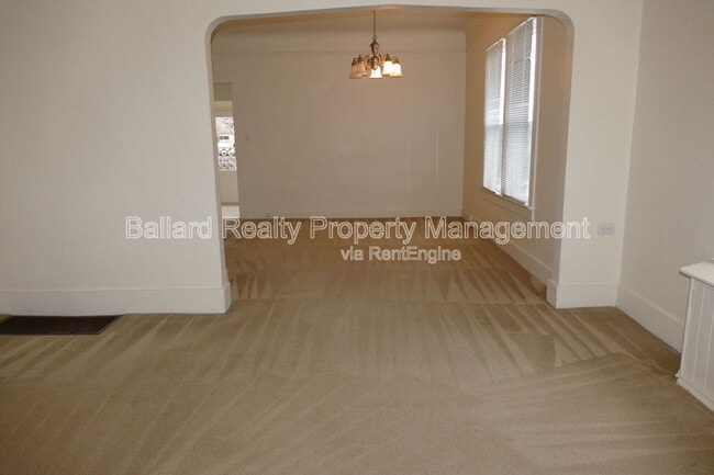 Building Photo - 602 N 65th St