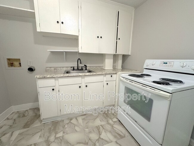 Foto del edificio - 2115 Double Oaks Rd