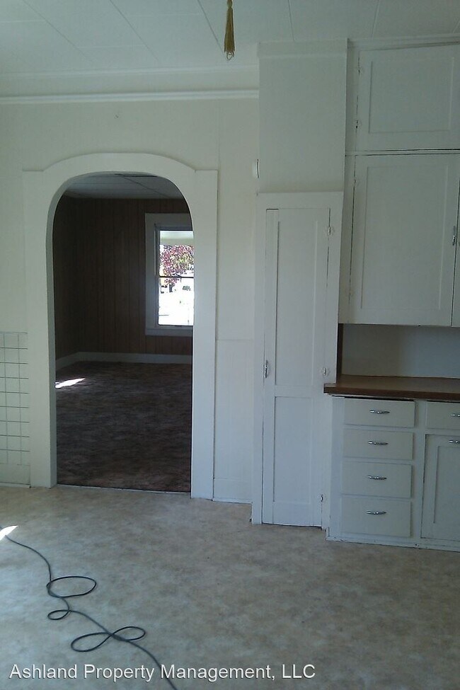 Foto del edificio - 1 br, 1 bath House - 412 Oak St