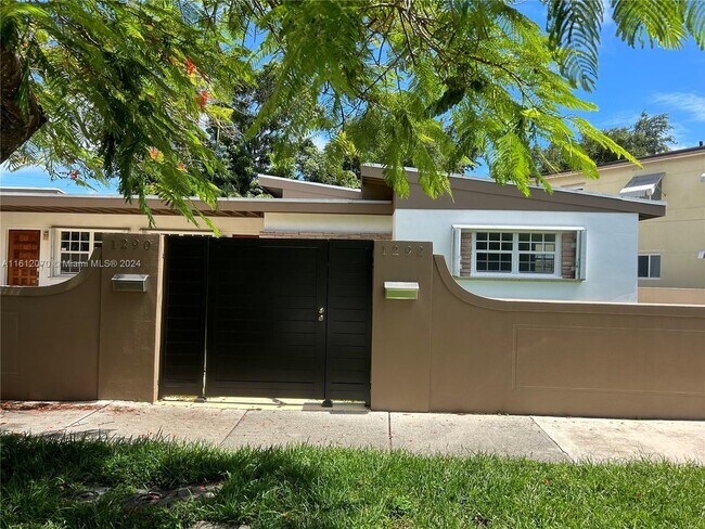 Foto del edificio - 1292 SW 23rd St