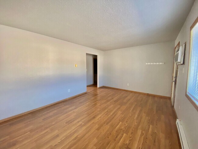 Foto del edificio - 3 Bedroom Duplex!