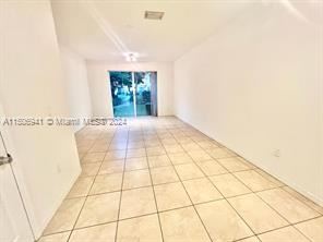 Building Photo - 2 br, 2.5 bath Townhome - 1833 SW 90th Ave