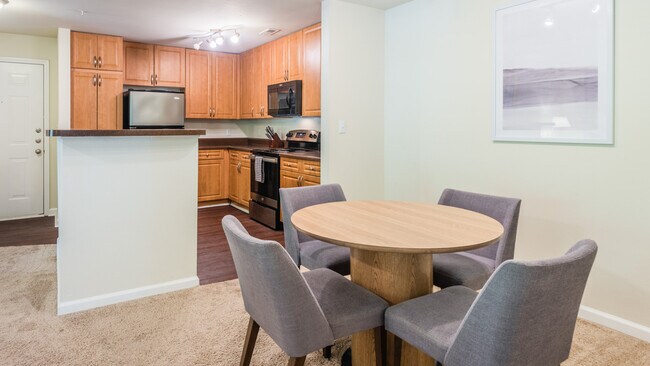Foto del edificio - 8110 Providence Ct Ln