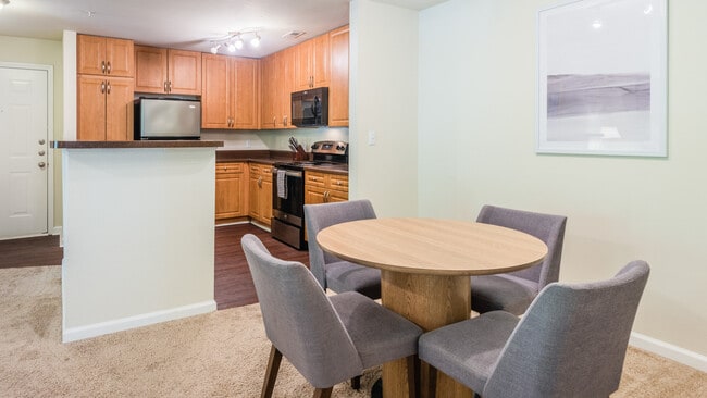 Building Photo - 8110 Providence Ct Ln