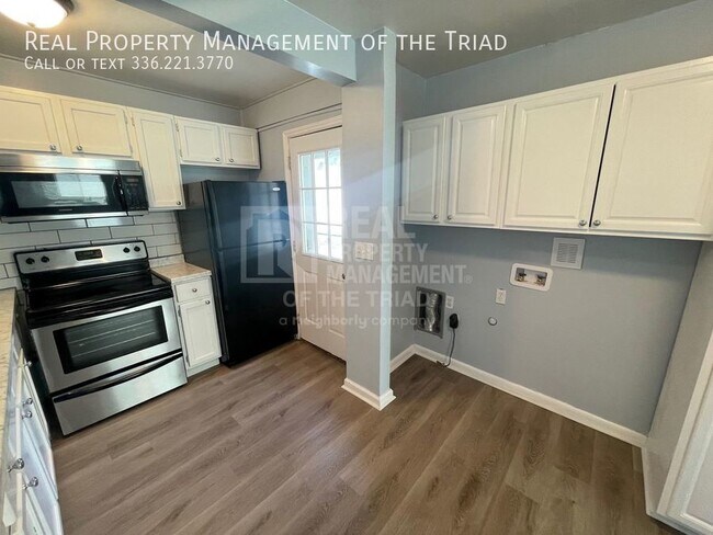 Building Photo - 3 Bedroom, 1 Bath Single Family Home in Hi...