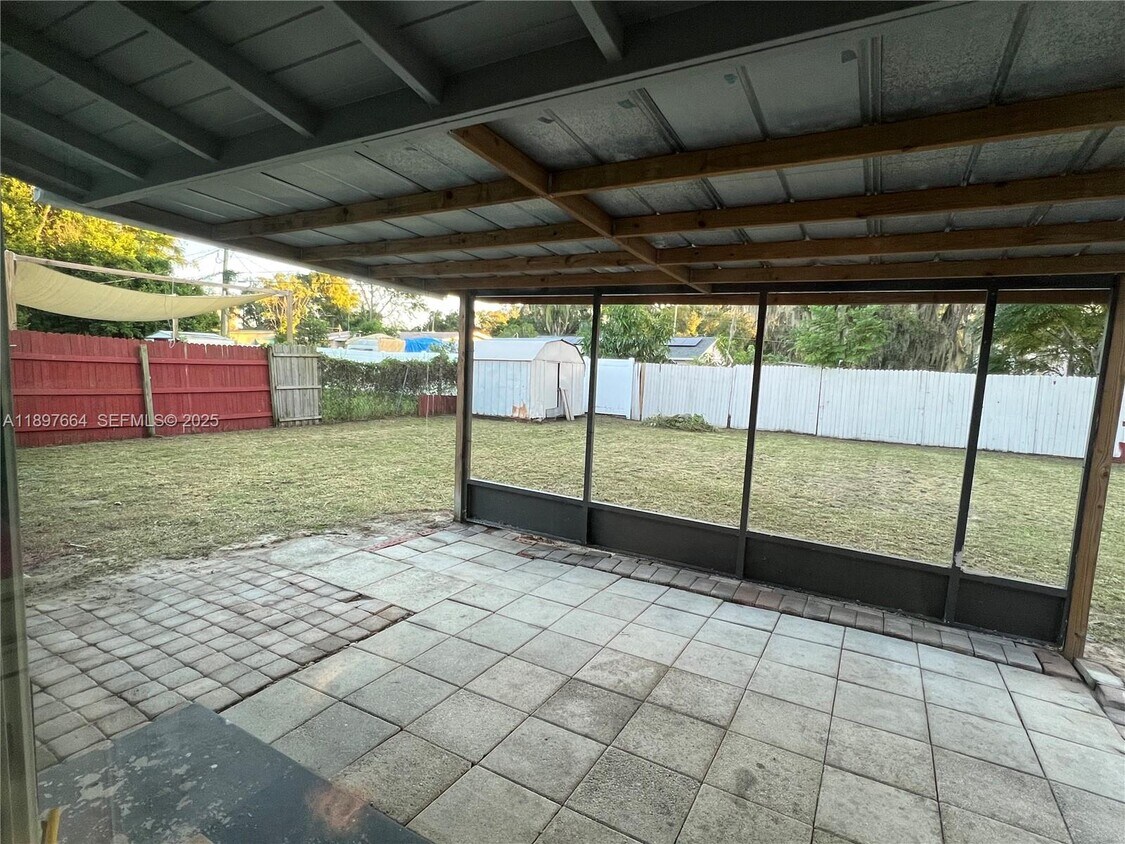 Foto del edificio - 6632 Edgewater Dr