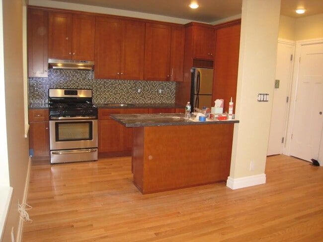 Building Photo - 249 95th St