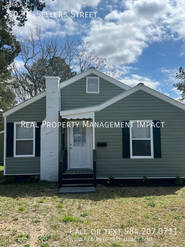 Primary Photo - Renovated Charming 2 Bedroom 1 Bath Bungal...