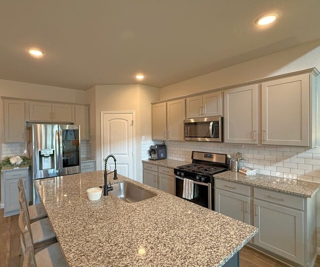 Building Photo - 148 Callado Cir