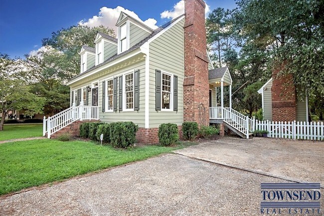 Building Photo - Charming 2-Story Home in Hope Mills (No Pets)