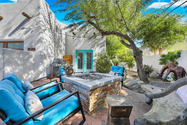 Building Photo - 53980 Avenida Mendoza