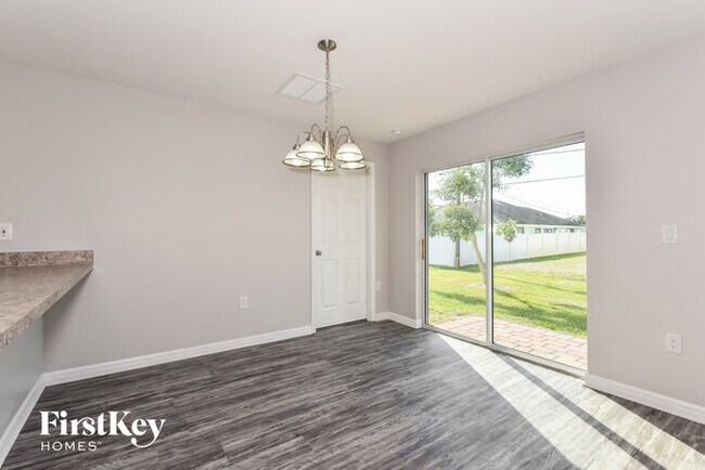 Foto del edificio - 1195 Desmond St